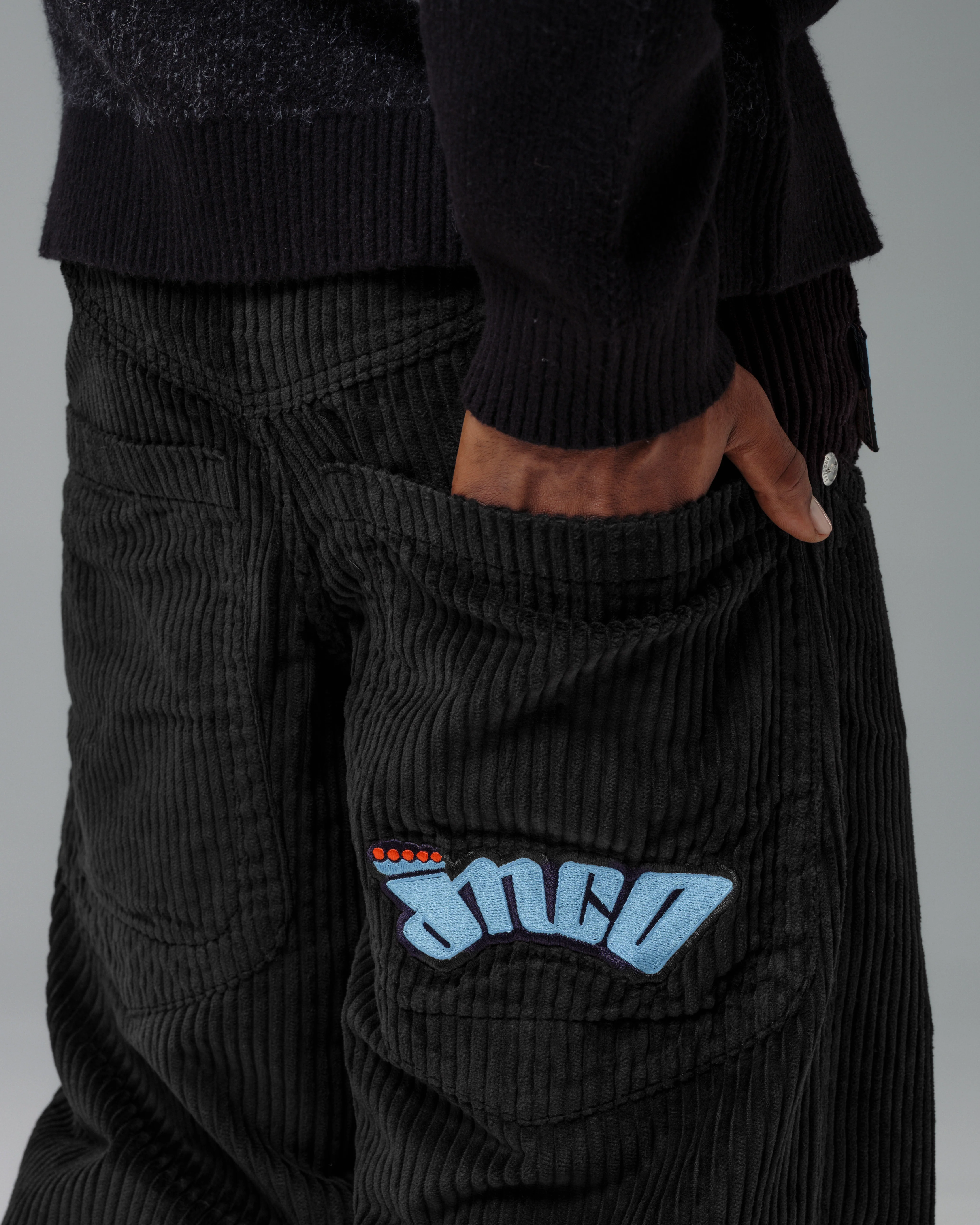 169 Low Down. 20". 4 Wale Corduroy. Black. - Image 11
