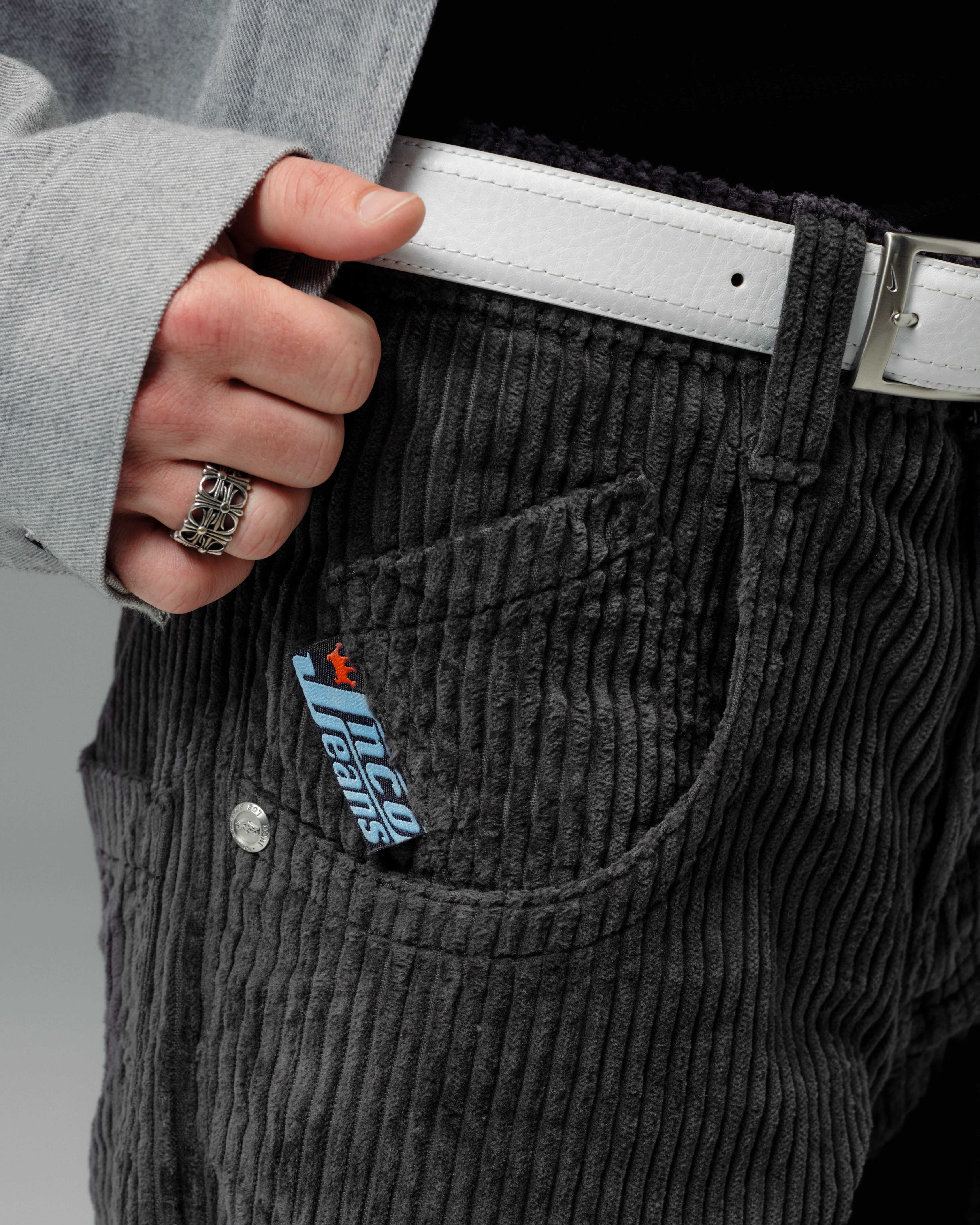 169 Low Down. 20". 4 Wale Corduroy. Magnet. - Image 8