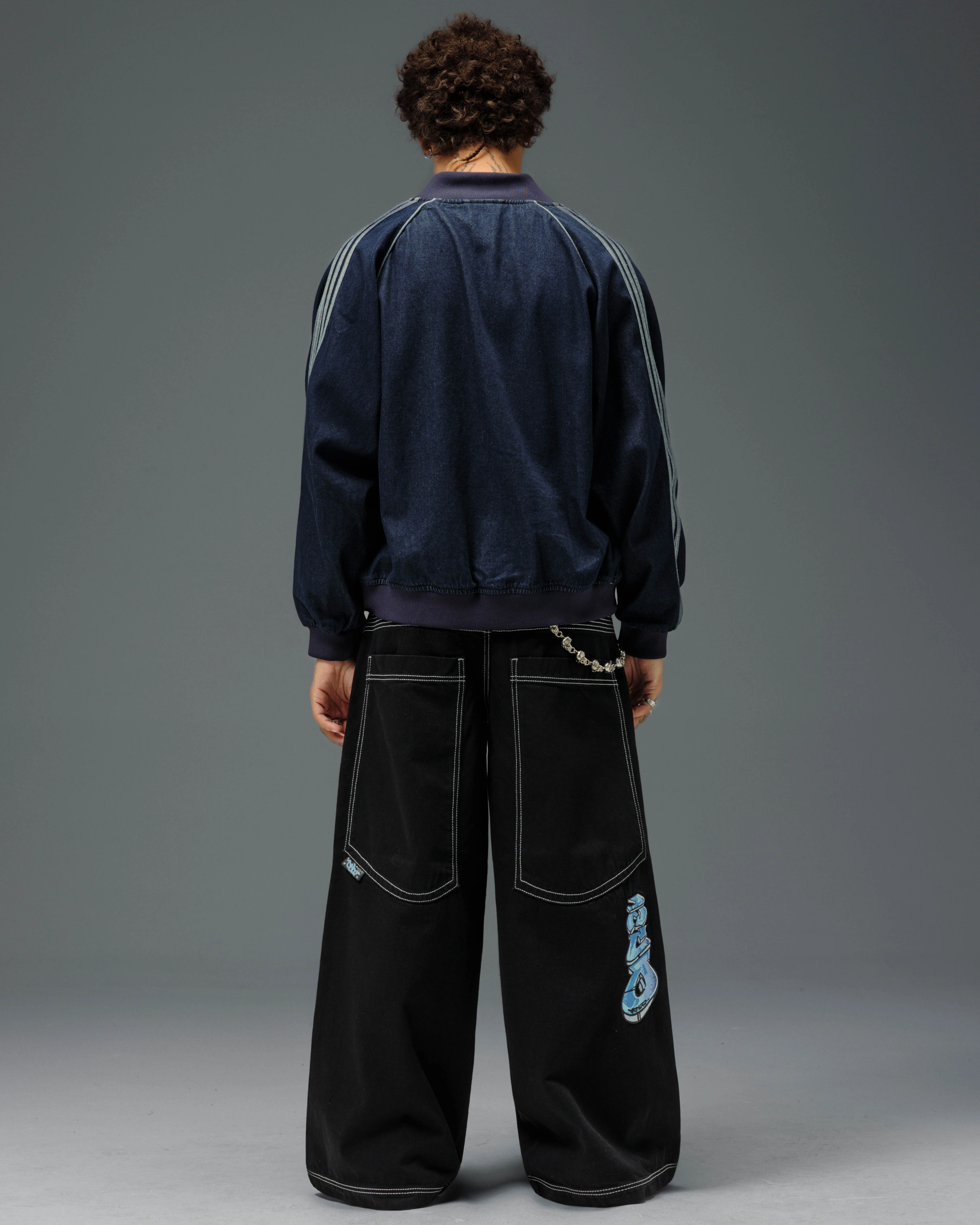 Battle. 30". Jet Black. - Image 2