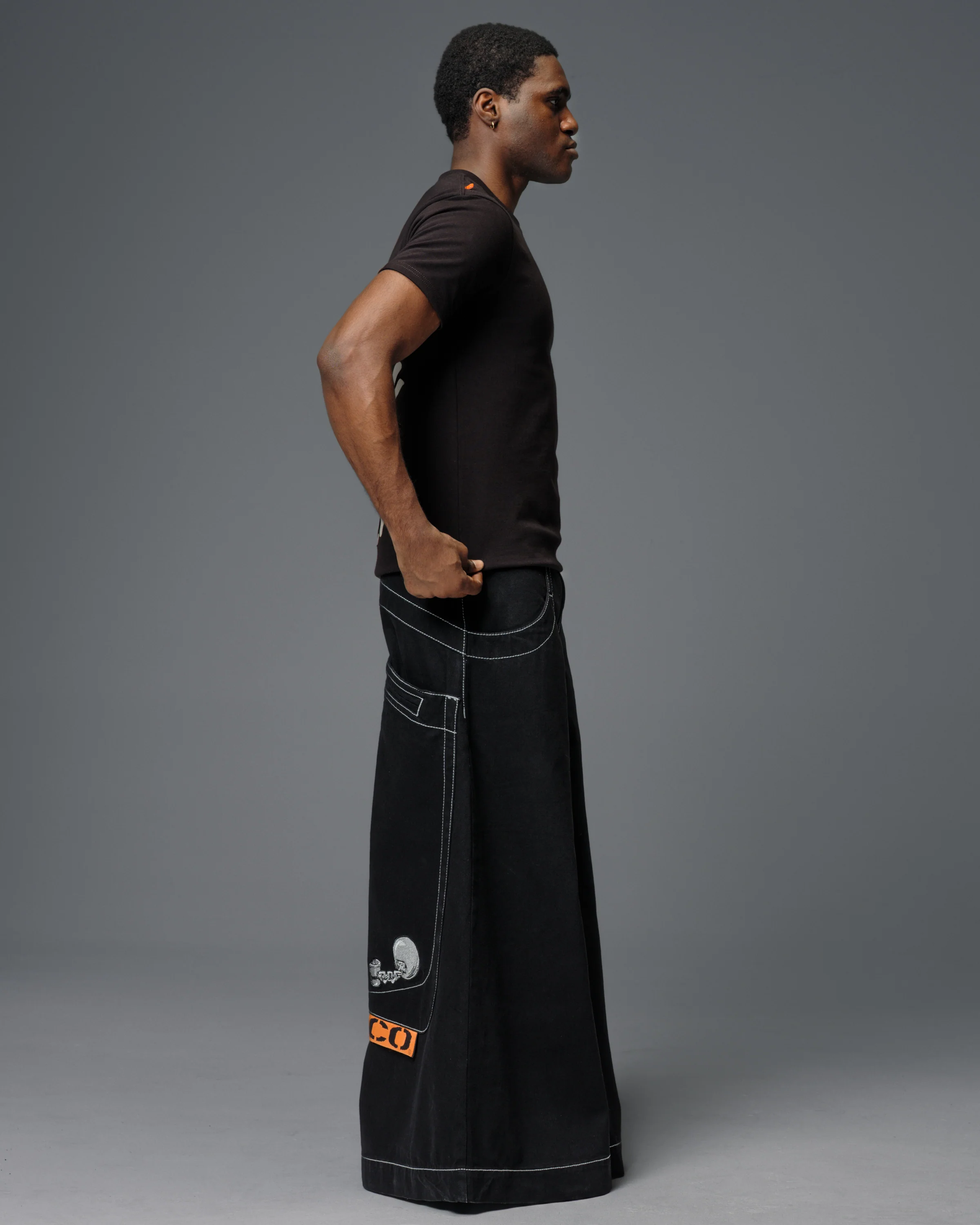 Convict. 50". Jet Black. - Image 8