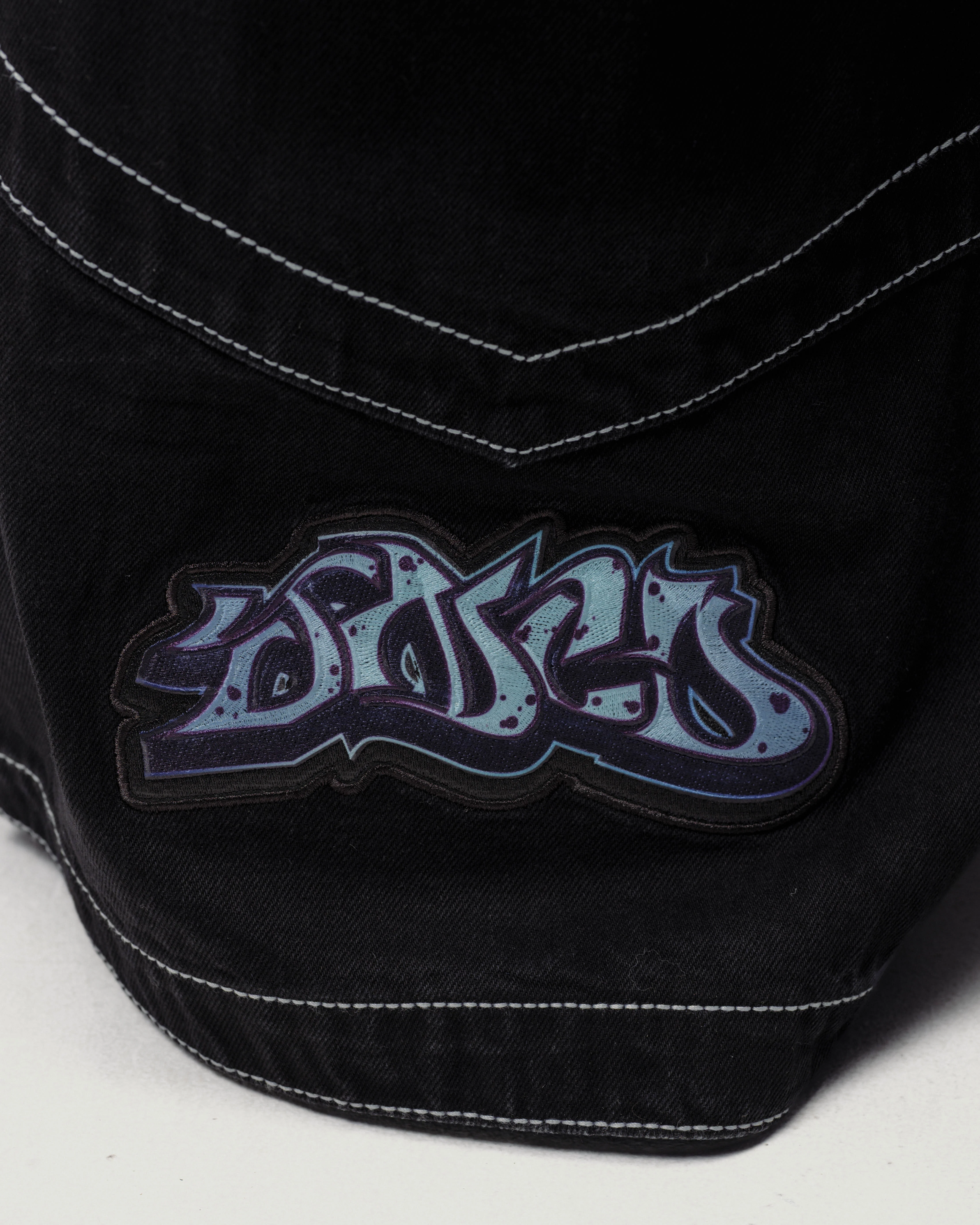 Hangin'. 34". Jet Black. - Image 10