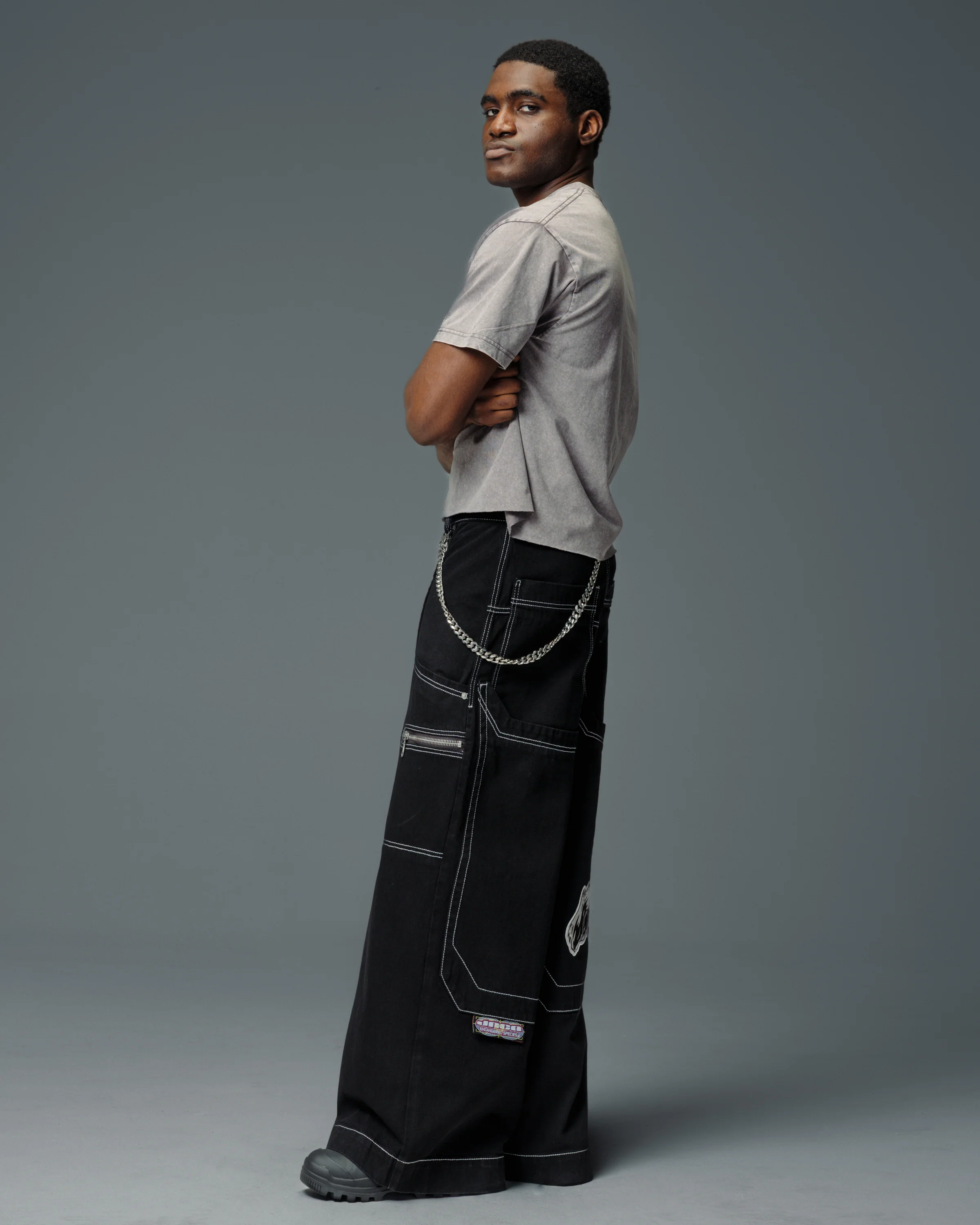 Silverback. 32". Jet Black. - Image 5