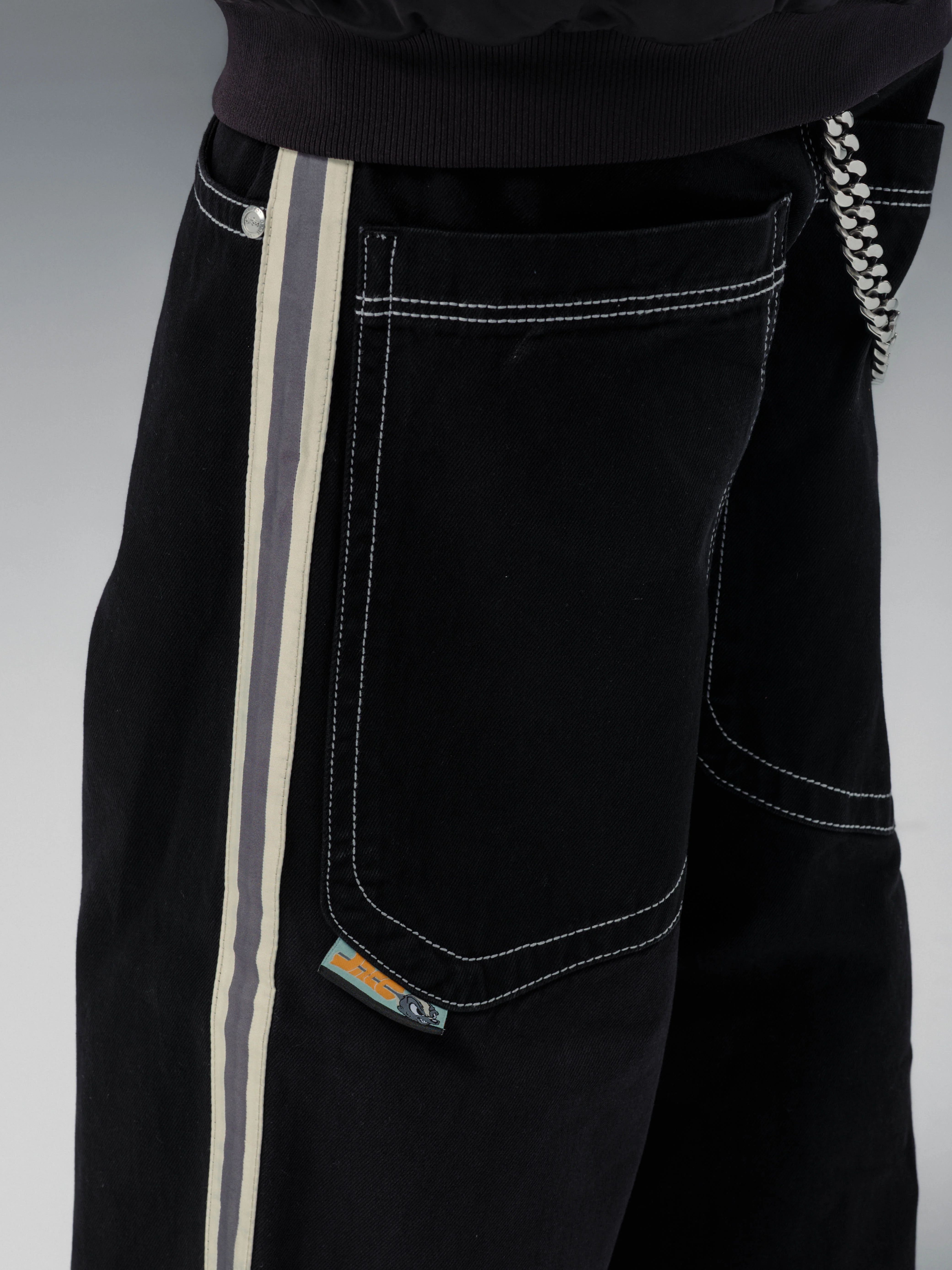 Skunk. 26". Jet Black. - Image 9