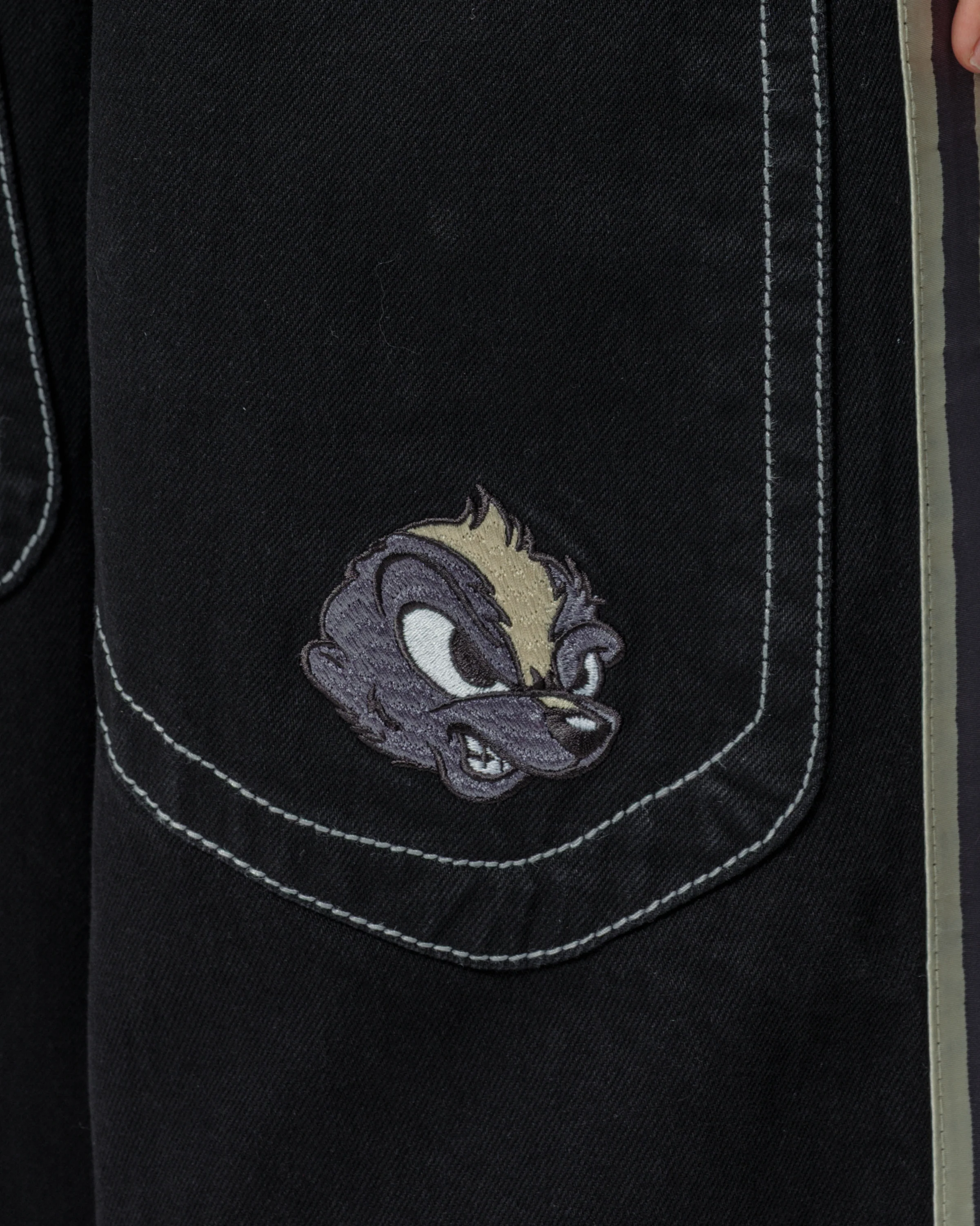 W Skunk. 26". Jet Black. - Image 11