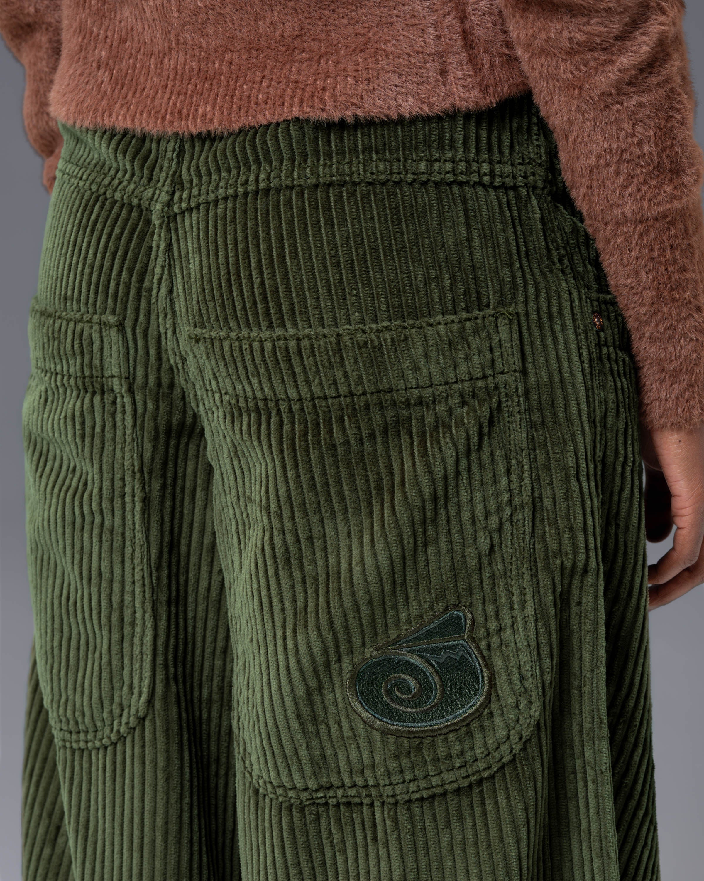 W101 Twin Cannon. 26". 4 Wale Corduroy. Moss. - Image 12
